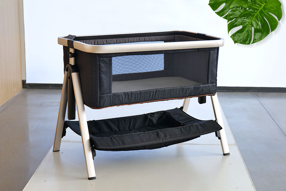 What are the advantages of a  bassinet ?